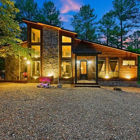 Luxury Cabin In The Woods With Hot Tub And Yard Games! Broken Bow Ngoại thất bức ảnh