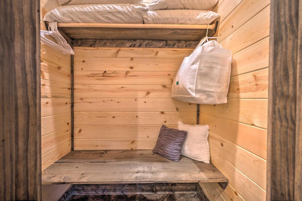 Luxury Cabin In The Woods With Hot Tub And Yard Games! Broken Bow Ngoại thất bức ảnh