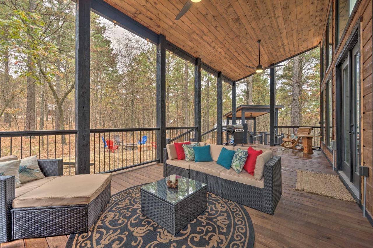 Luxury Cabin In The Woods With Hot Tub And Yard Games! Broken Bow Ngoại thất bức ảnh