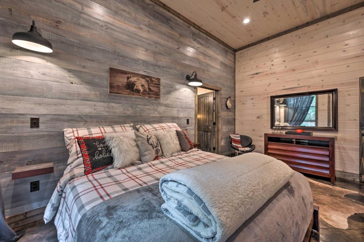 Luxury Cabin In The Woods With Hot Tub And Yard Games! Broken Bow Ngoại thất bức ảnh